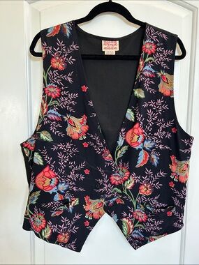 Black Floral Vest - Putumayo